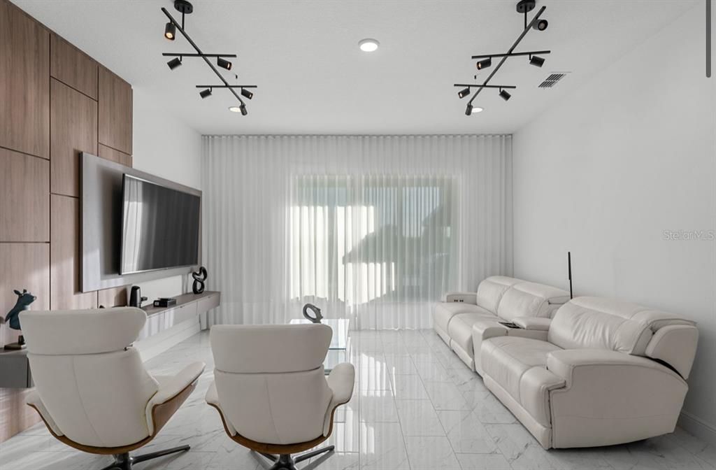 En Renta: $6,999 (4 camas, 3 baños, 2524 Pies cuadrados)