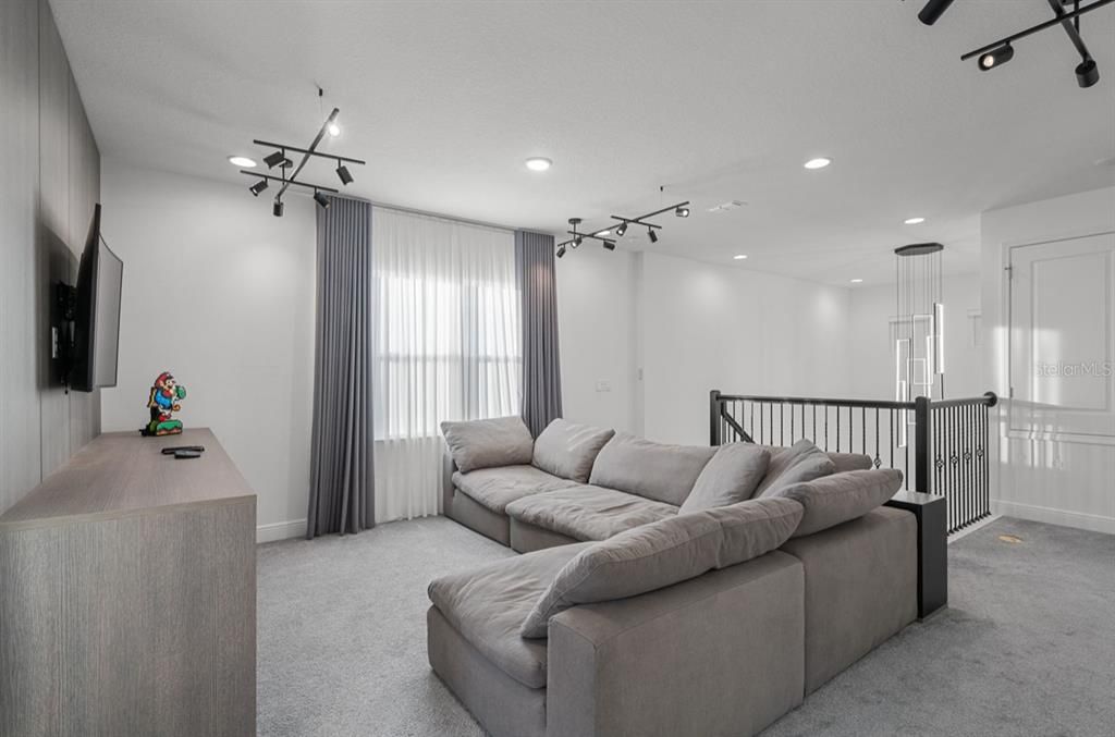 En Renta: $6,999 (4 camas, 3 baños, 2524 Pies cuadrados)