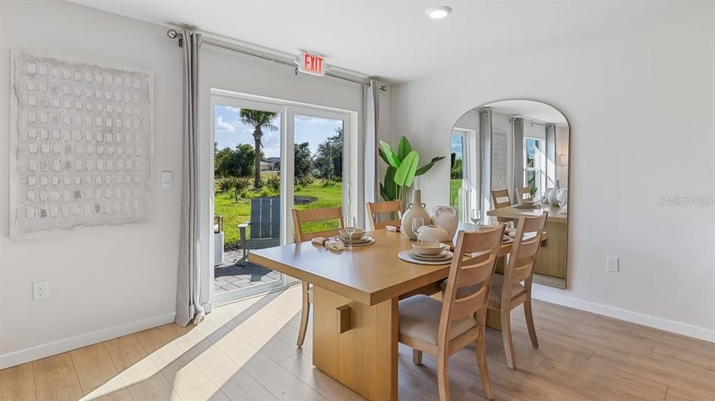 En Venta: $296,190 (4 camas, 2 baños, 1499 Pies cuadrados)