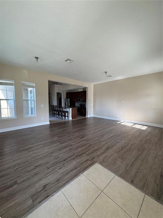 For Rent: $2,650 (3 beds, 2 baths, 1906 Square Feet)