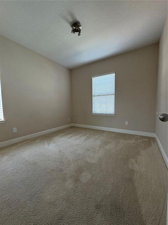 For Rent: $2,650 (3 beds, 2 baths, 1906 Square Feet)