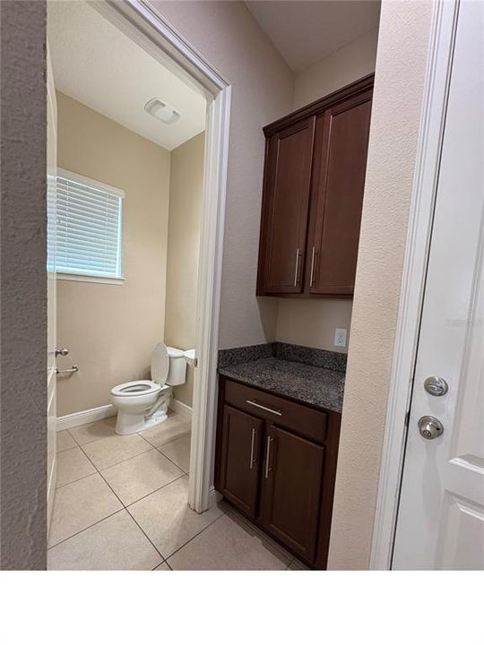 For Rent: $2,650 (3 beds, 2 baths, 1906 Square Feet)