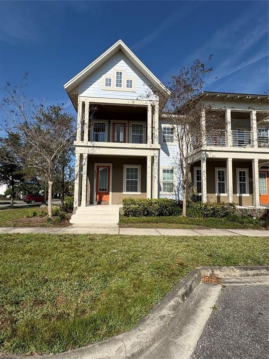 For Rent: $2,650 (3 beds, 2 baths, 1906 Square Feet)