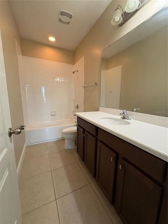 For Rent: $2,650 (3 beds, 2 baths, 1906 Square Feet)