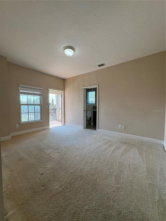 For Rent: $2,650 (3 beds, 2 baths, 1906 Square Feet)