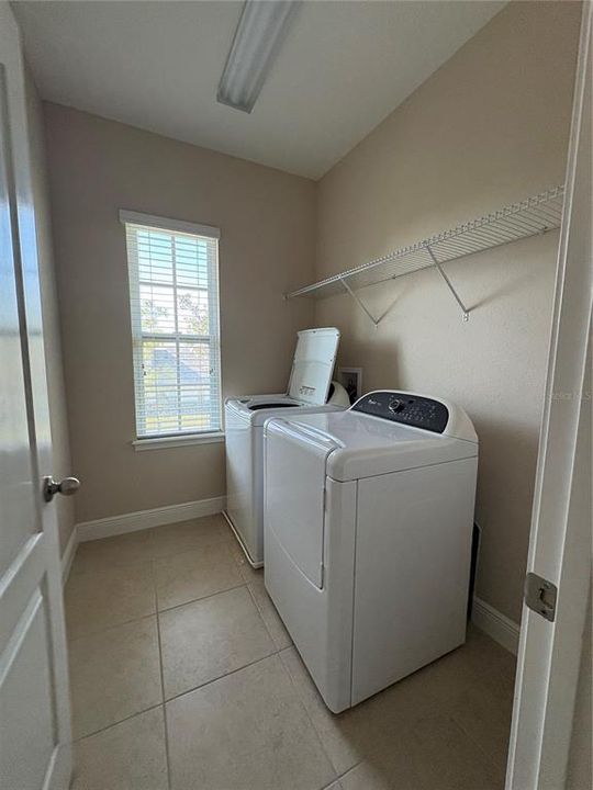 For Rent: $2,650 (3 beds, 2 baths, 1906 Square Feet)