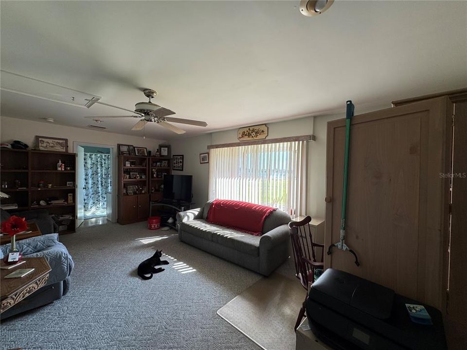 For Sale: $355,000 (3 beds, 2 baths, 1260 Square Feet)