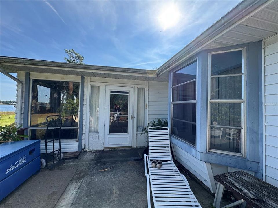 For Sale: $355,000 (3 beds, 2 baths, 1260 Square Feet)