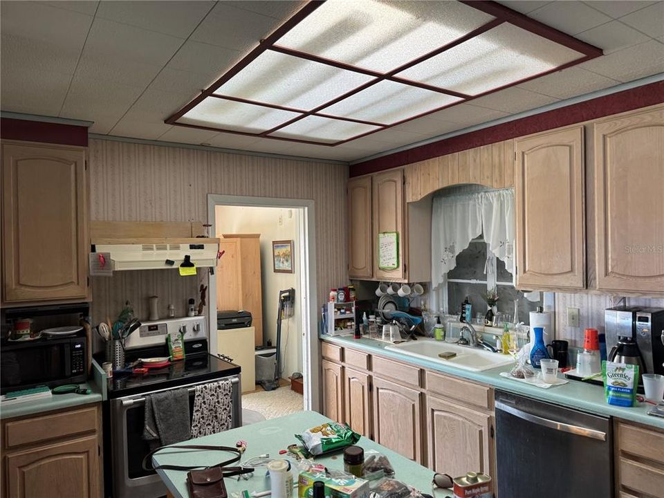 For Sale: $355,000 (3 beds, 2 baths, 1260 Square Feet)