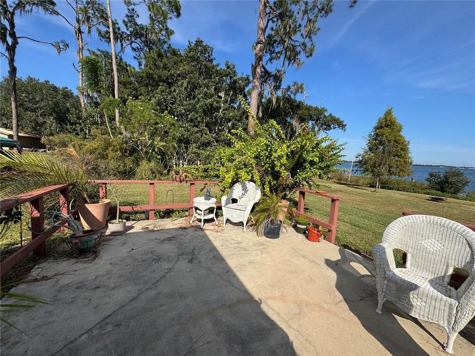 For Sale: $355,000 (3 beds, 2 baths, 1260 Square Feet)