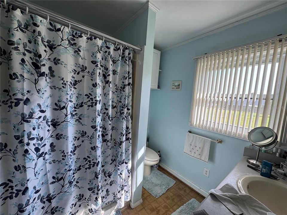 For Sale: $355,000 (3 beds, 2 baths, 1260 Square Feet)