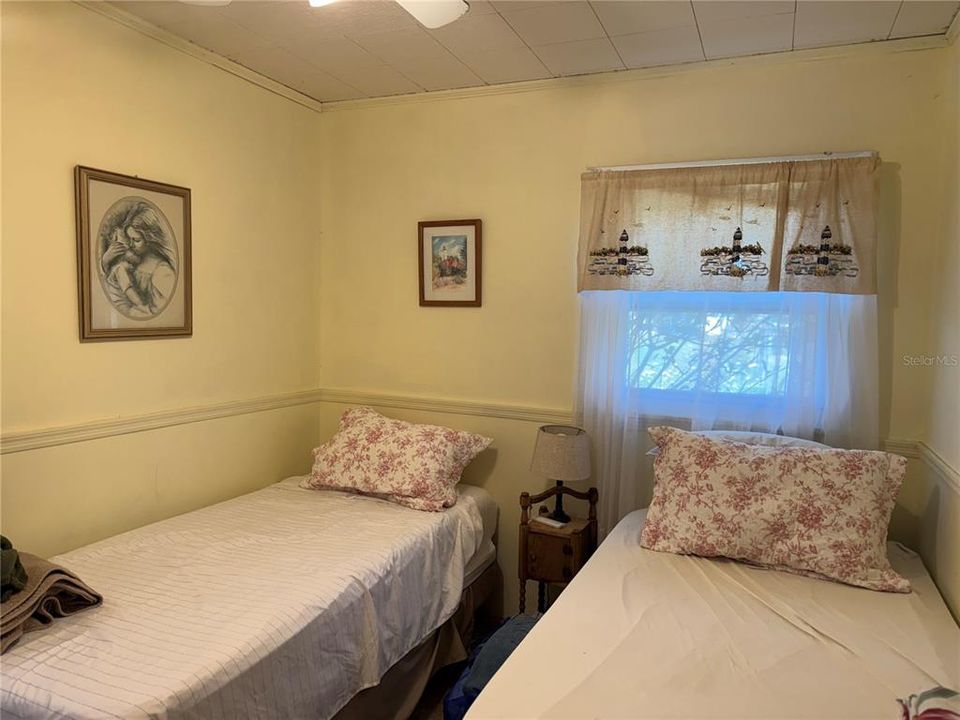 For Sale: $355,000 (3 beds, 2 baths, 1260 Square Feet)