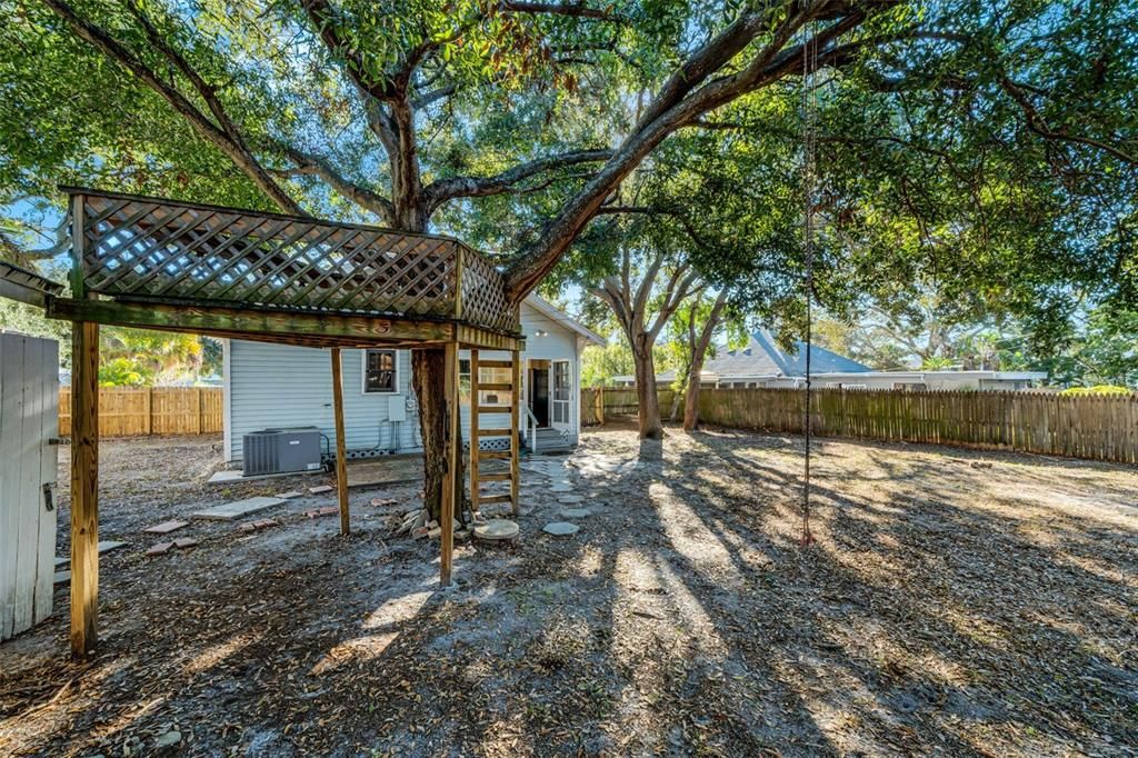 待售: $355,000 (2 贝兹, 1 浴室, 1077 平方英尺)