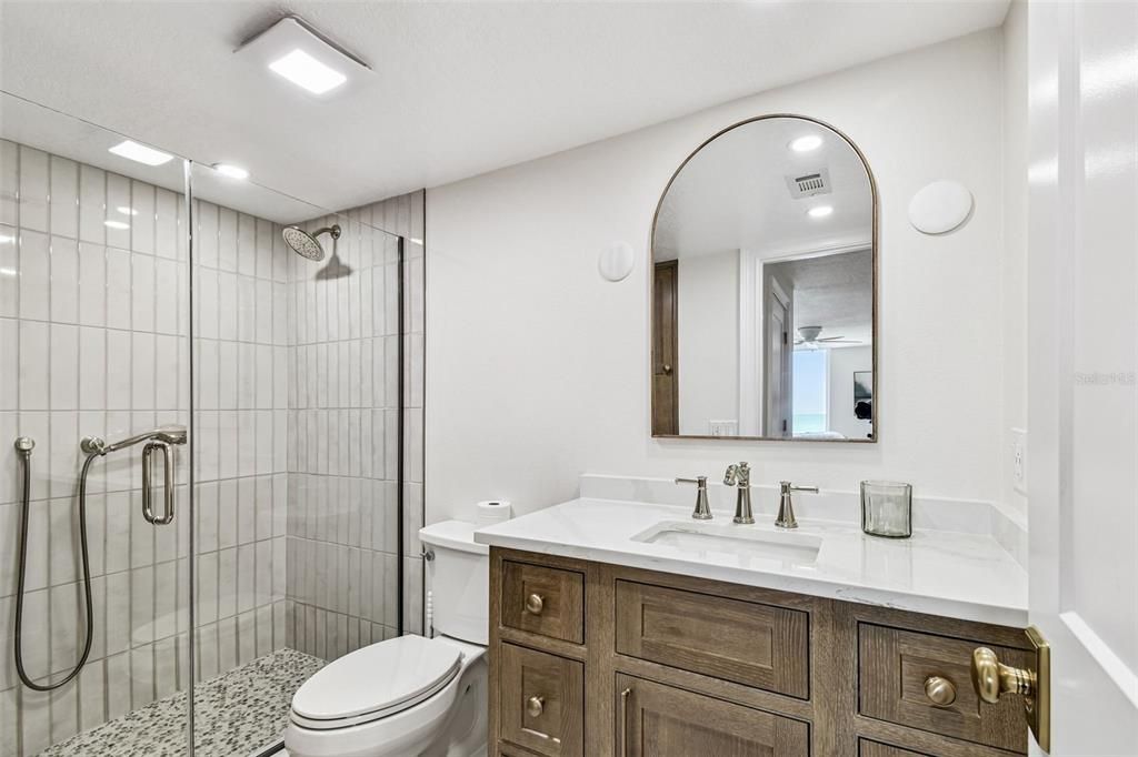 En Venta: $949,900 (2 camas, 2 baños, 1180 Pies cuadrados)