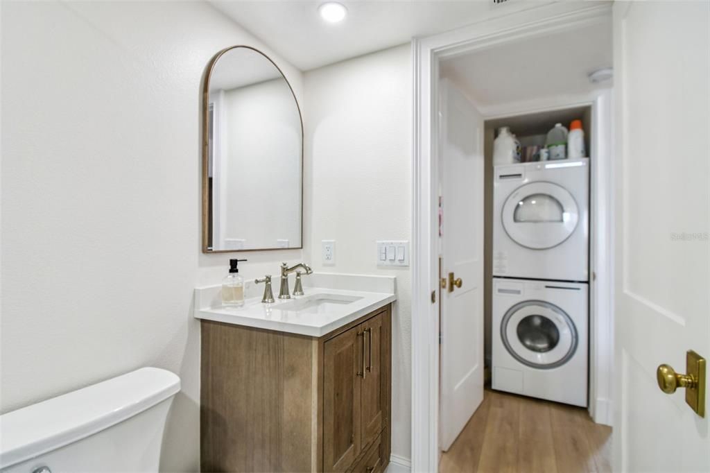 En Venta: $949,900 (2 camas, 2 baños, 1180 Pies cuadrados)