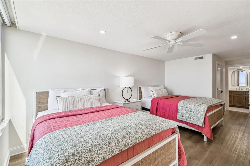 En Venta: $949,900 (2 camas, 2 baños, 1180 Pies cuadrados)