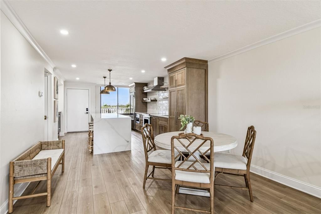 En Venta: $949,900 (2 camas, 2 baños, 1180 Pies cuadrados)