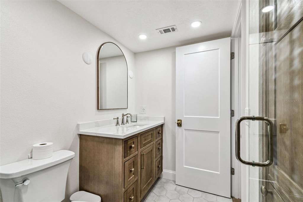 En Venta: $949,900 (2 camas, 2 baños, 1180 Pies cuadrados)