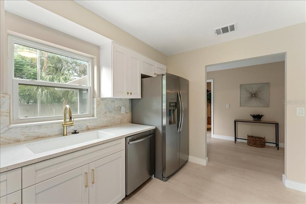 For Sale: $374,900 (3 beds, 1 baths, 1216 Square Feet)