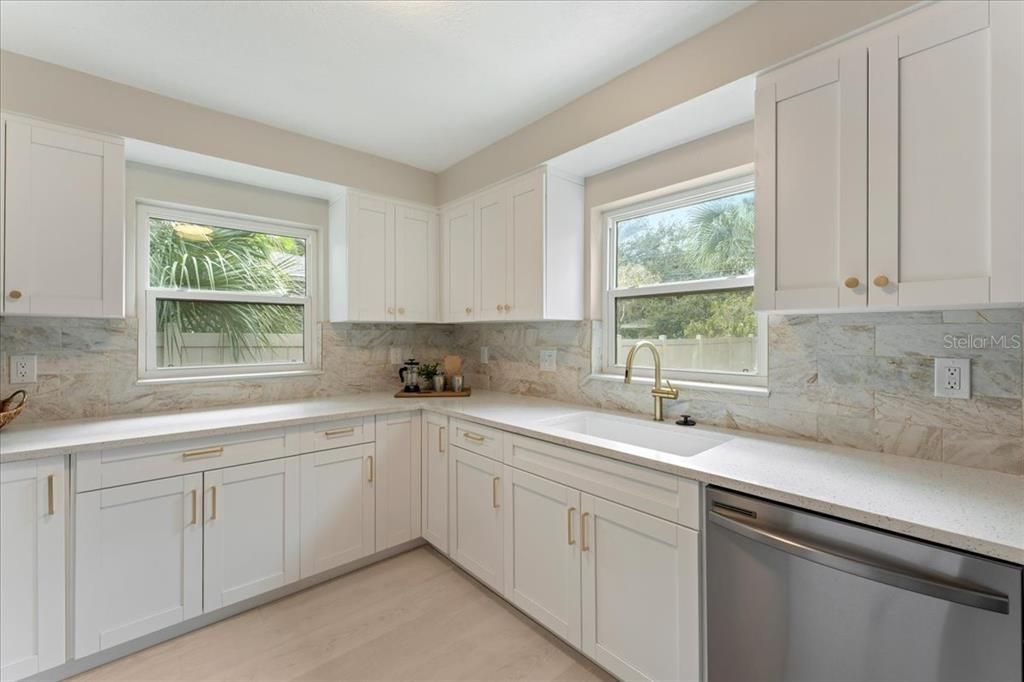 For Sale: $374,900 (3 beds, 1 baths, 1216 Square Feet)