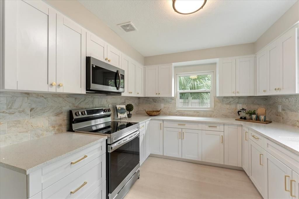 For Sale: $374,900 (3 beds, 1 baths, 1216 Square Feet)