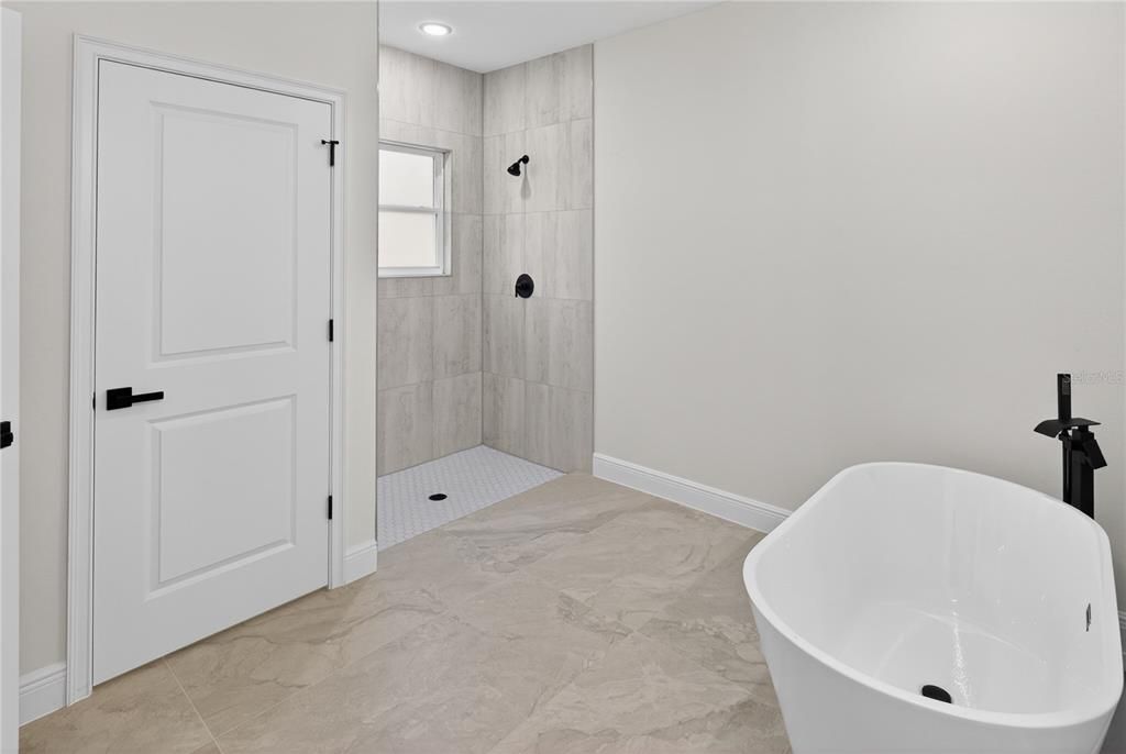 En Renta: $2,100 (3 camas, 2 baños, 1833 Pies cuadrados)