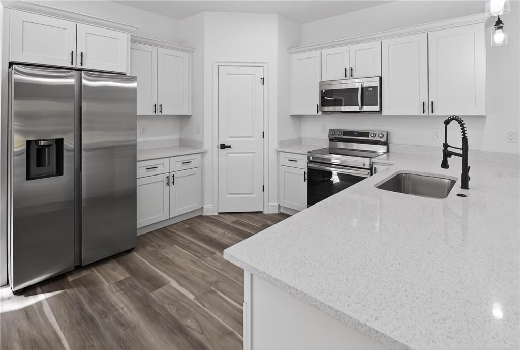 En Renta: $2,100 (3 camas, 2 baños, 1833 Pies cuadrados)