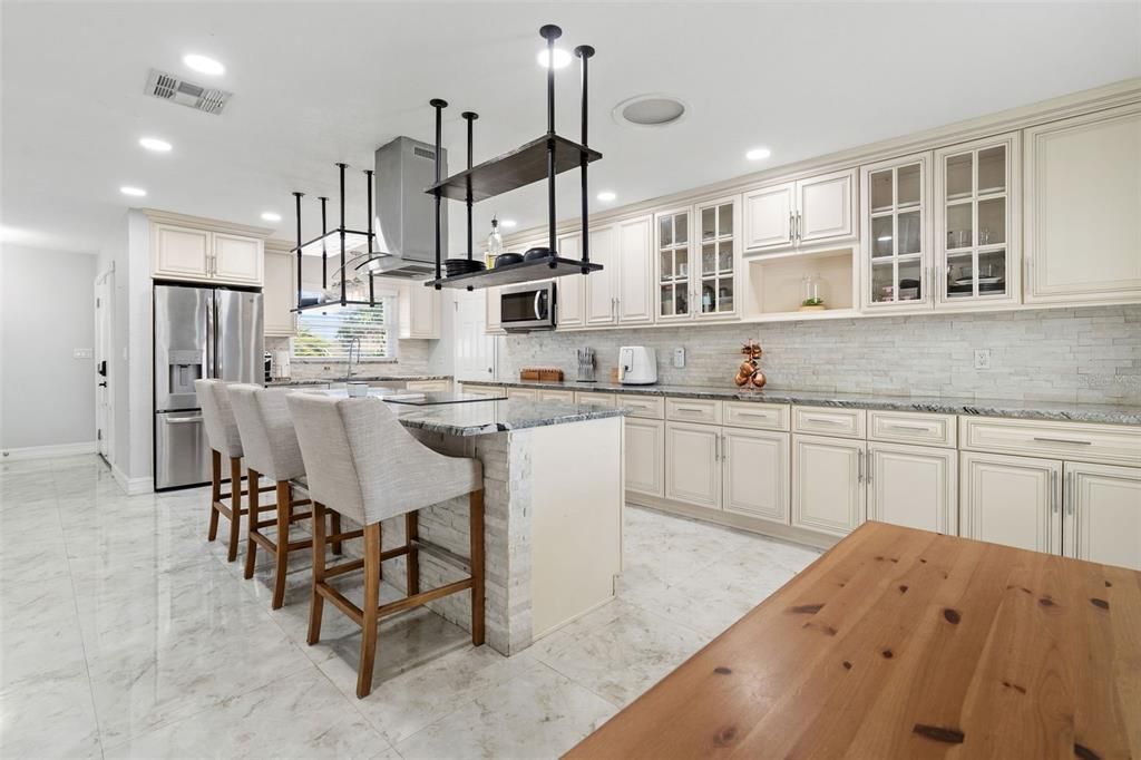 For Sale: $550,000 (4 beds, 2 baths, 1802 Square Feet)