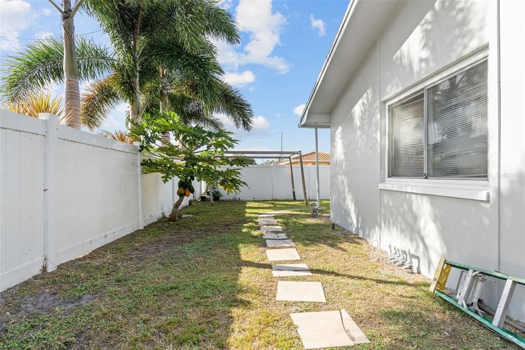 For Sale: $550,000 (4 beds, 2 baths, 1802 Square Feet)