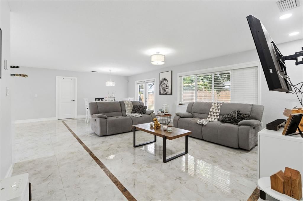 For Sale: $550,000 (4 beds, 2 baths, 1802 Square Feet)