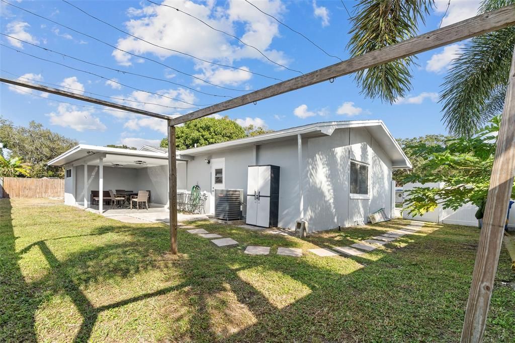 For Sale: $550,000 (4 beds, 2 baths, 1802 Square Feet)