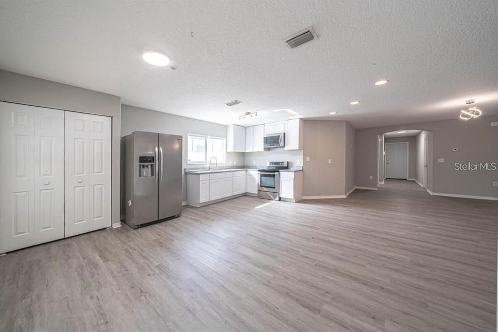 出租: $2,600 (4 贝兹, 2 浴室, 1606 平方英尺)