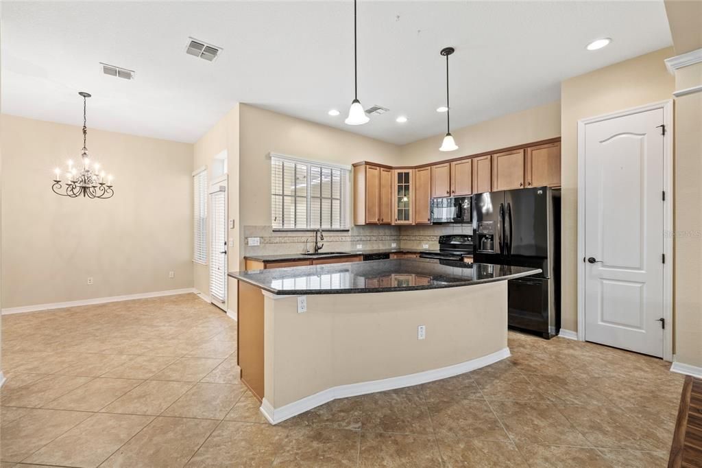 For Sale: $499,000 (2 beds, 2 baths, 1655 Square Feet)