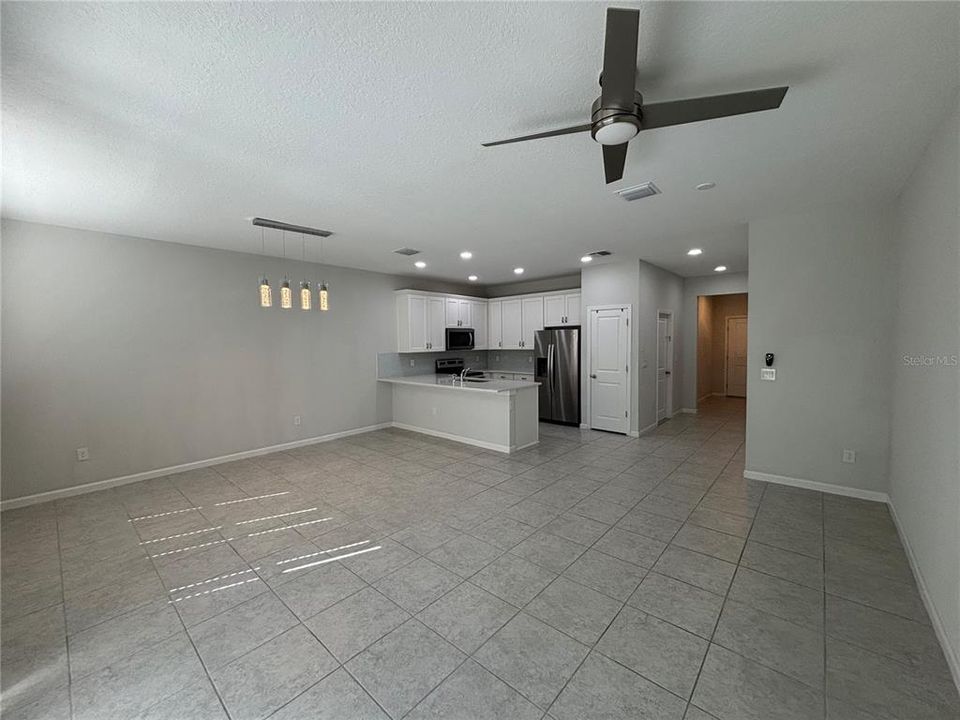 For Rent: $2,300 (3 beds, 2 baths, 1679 Square Feet)