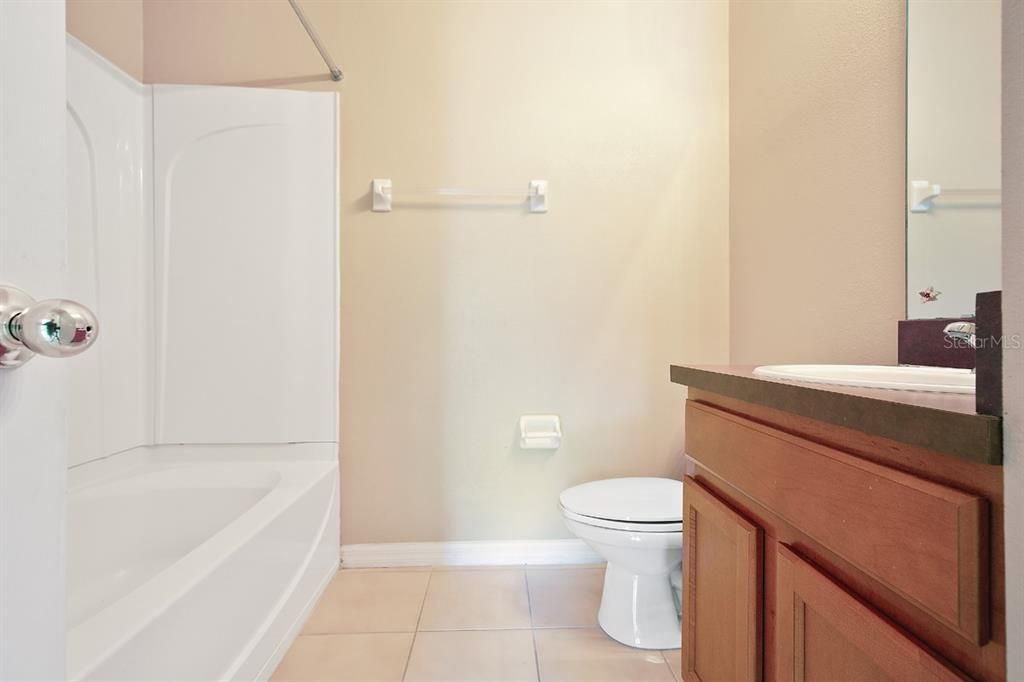 En Venta: $350,000 (3 camas, 2 baños, 1699 Pies cuadrados)