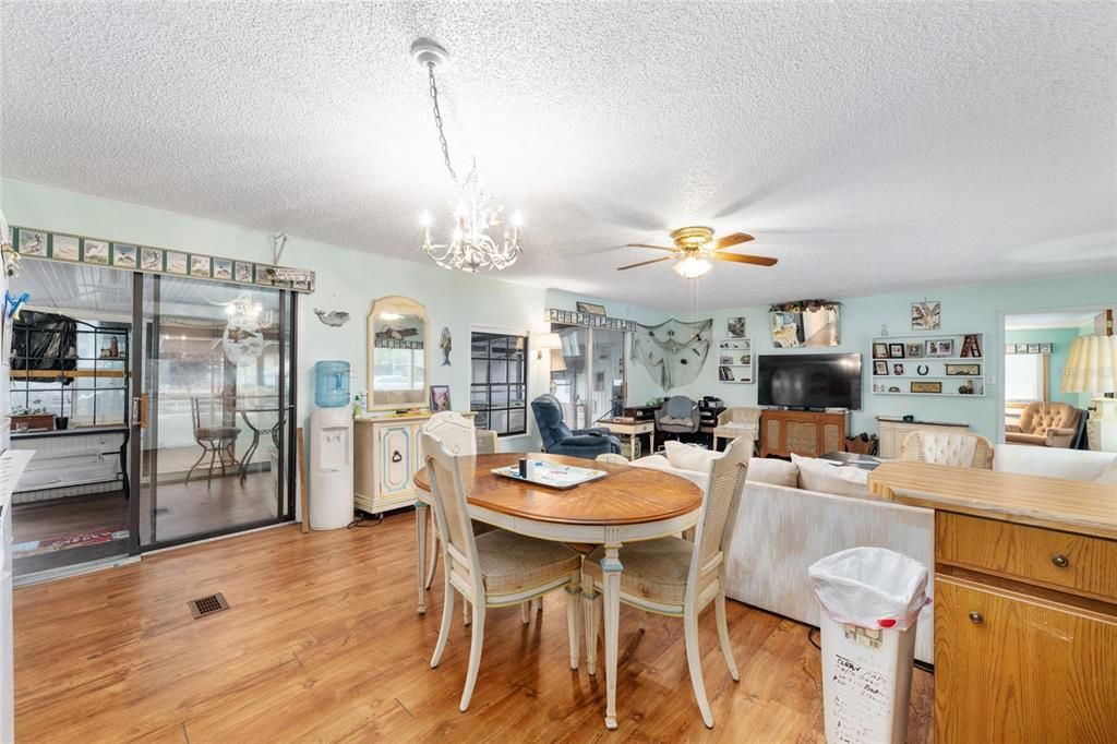 На продажу: $297,000 (2 спален, 2 ванн, 1516 Квадратных фут)