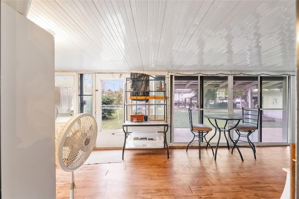 На продажу: $297,000 (2 спален, 2 ванн, 1516 Квадратных фут)