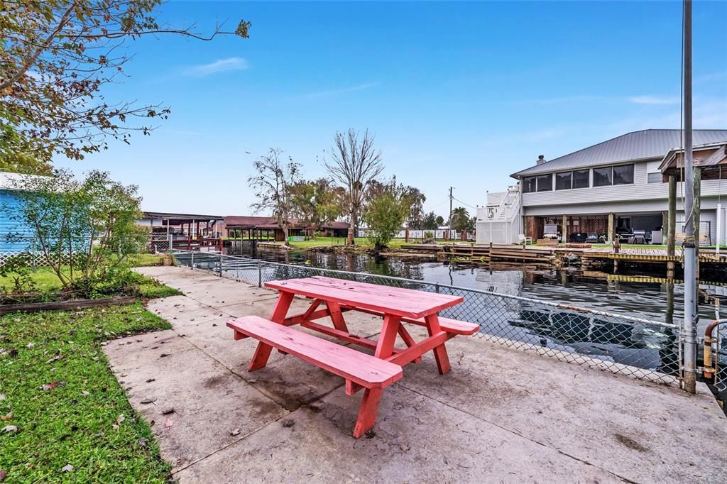 На продажу: $297,000 (2 спален, 2 ванн, 1516 Квадратных фут)