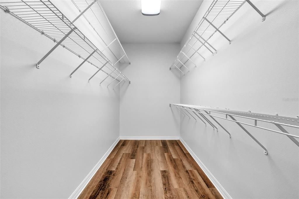 En Venta: $550,000 (4 camas, 2 baños, 2196 Pies cuadrados)