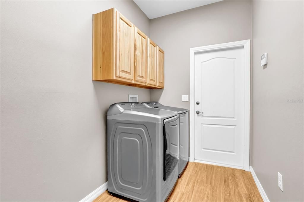 En Venta: $550,000 (4 camas, 2 baños, 2196 Pies cuadrados)