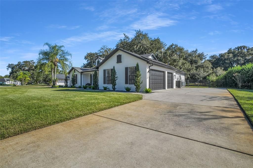 En Venta: $550,000 (4 camas, 2 baños, 2196 Pies cuadrados)