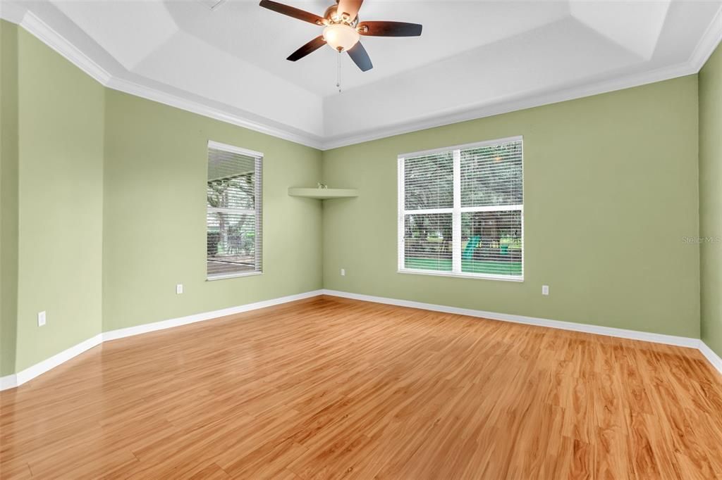 En Venta: $550,000 (4 camas, 2 baños, 2196 Pies cuadrados)