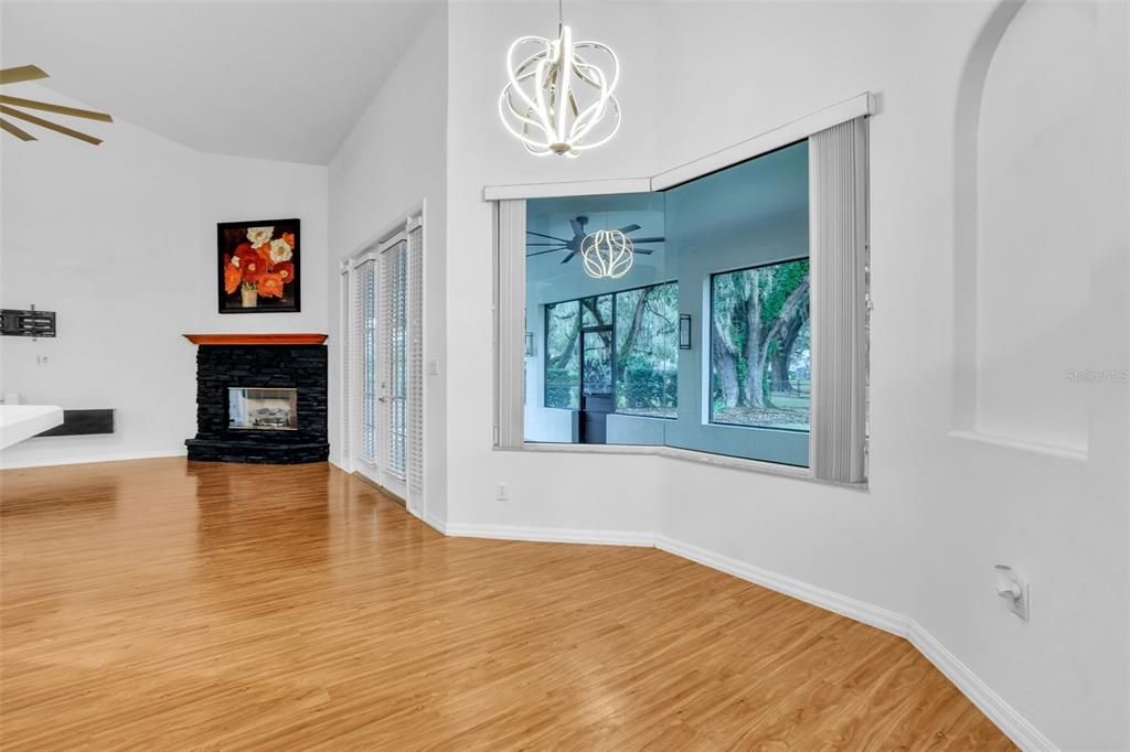 En Venta: $550,000 (4 camas, 2 baños, 2196 Pies cuadrados)