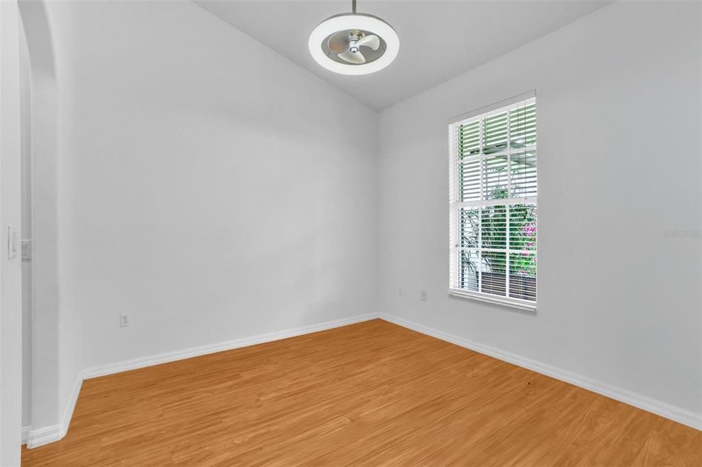 En Venta: $550,000 (4 camas, 2 baños, 2196 Pies cuadrados)