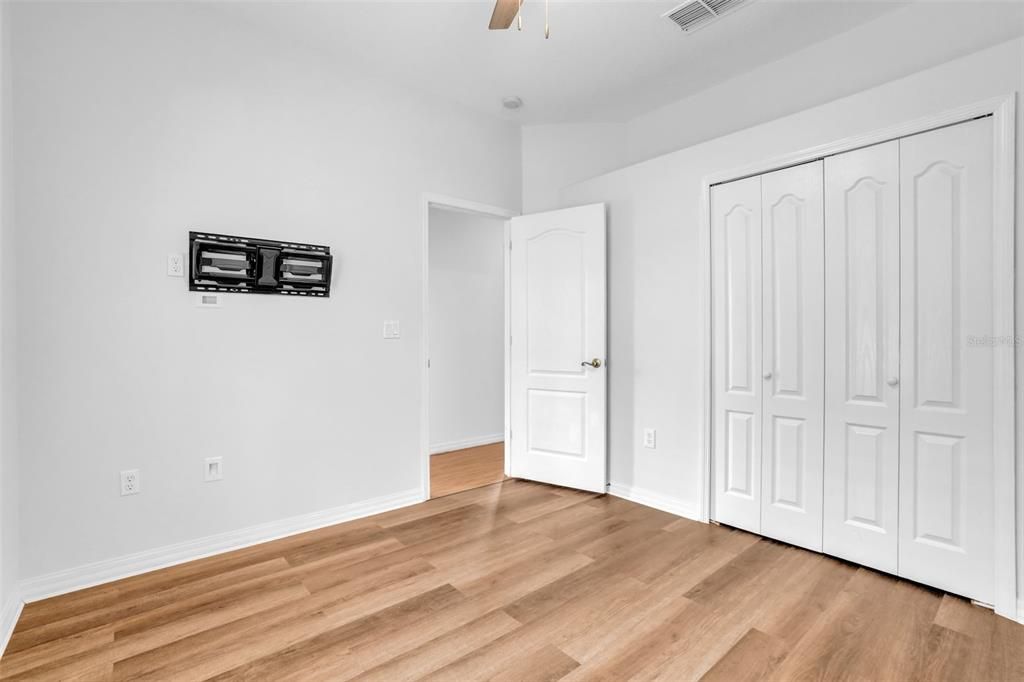 En Venta: $550,000 (4 camas, 2 baños, 2196 Pies cuadrados)