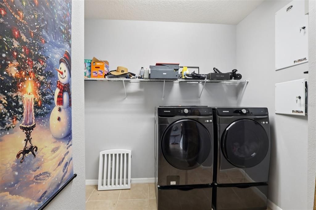 For Sale: $700,000 (4 beds, 3 baths, 3805 Square Feet)