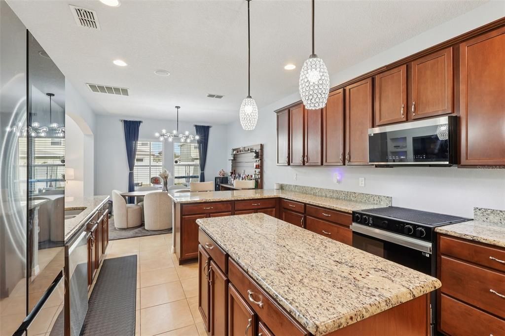 For Sale: $700,000 (4 beds, 3 baths, 3805 Square Feet)