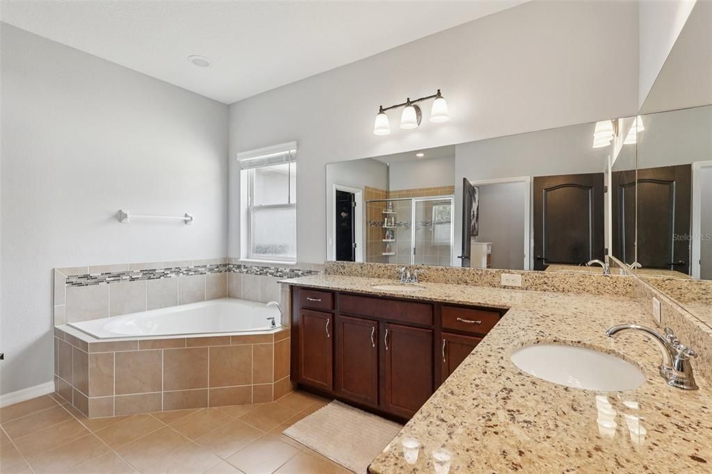 For Sale: $700,000 (4 beds, 3 baths, 3805 Square Feet)