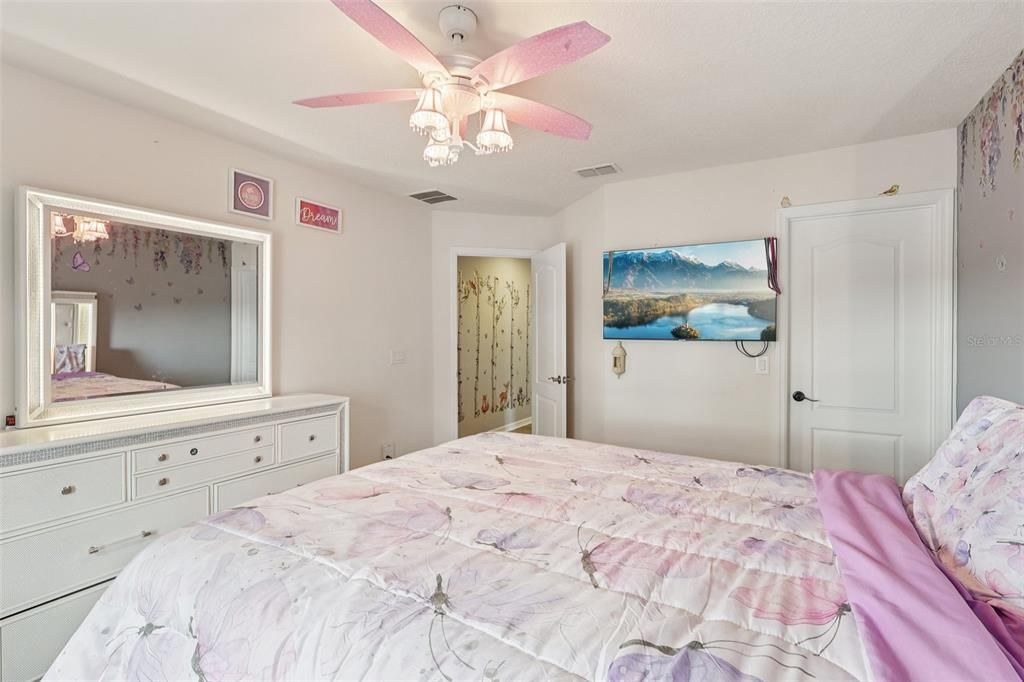 For Sale: $700,000 (4 beds, 3 baths, 3805 Square Feet)