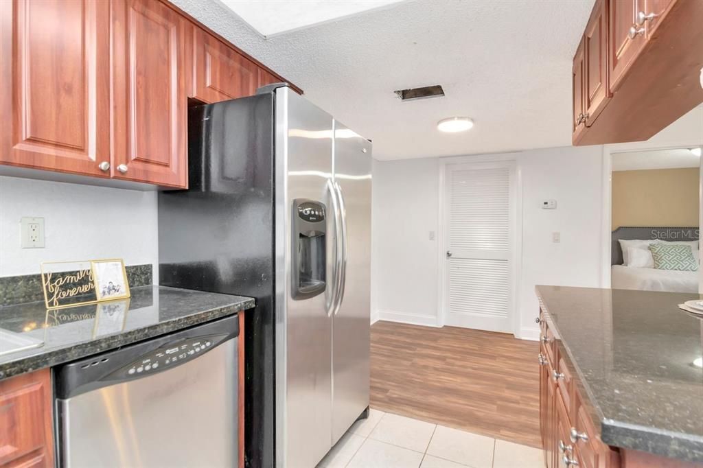 En Venta: $179,900 (2 camas, 2 baños, 834 Pies cuadrados)